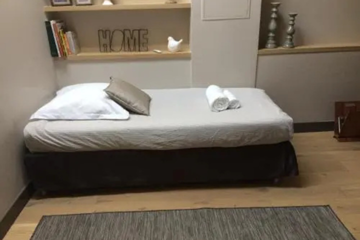 Room 4 of 7