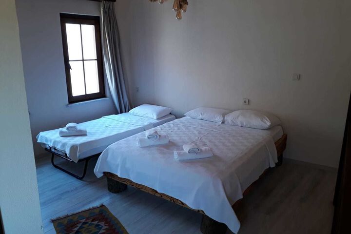 Room 15 of 36