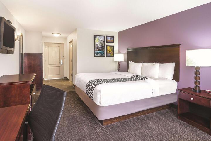 1 King Bed Accessible (8 of 13)