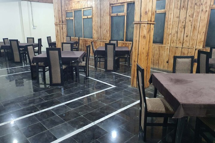 Dining 11 of 20