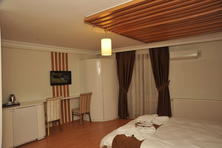 Room 14 of 21