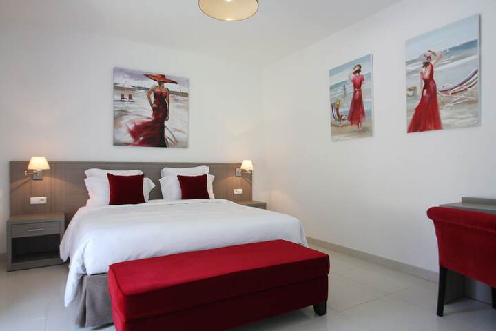 Room 15 of 118