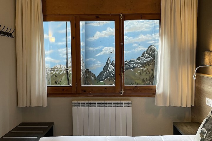 Room 22 of 48