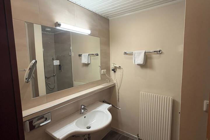 Room 72 of 101