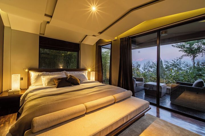 Room 4 of 38