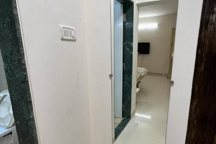 Room 8 of 15