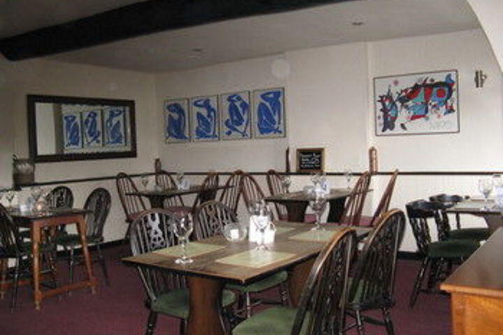 Dining 21 of 25