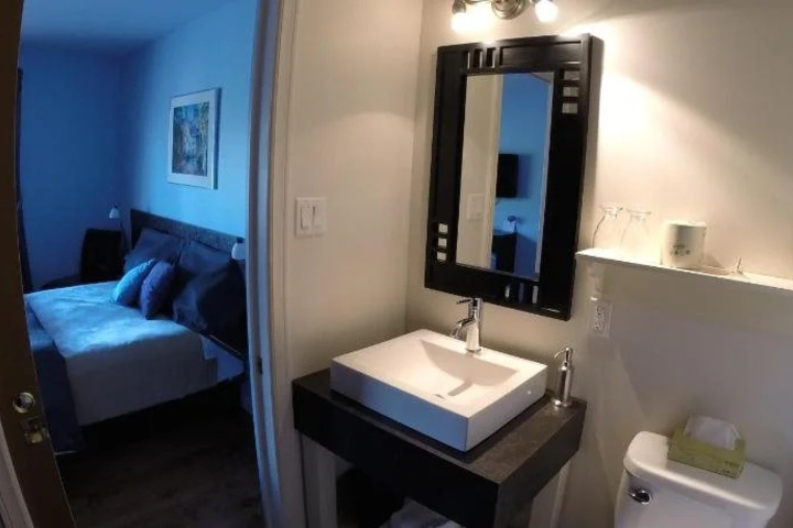 Room 10 of 23