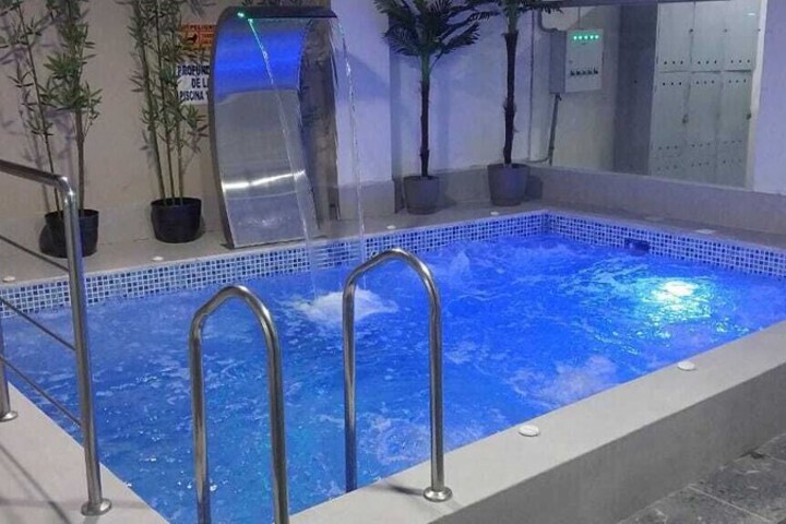 Pool 17 of 27