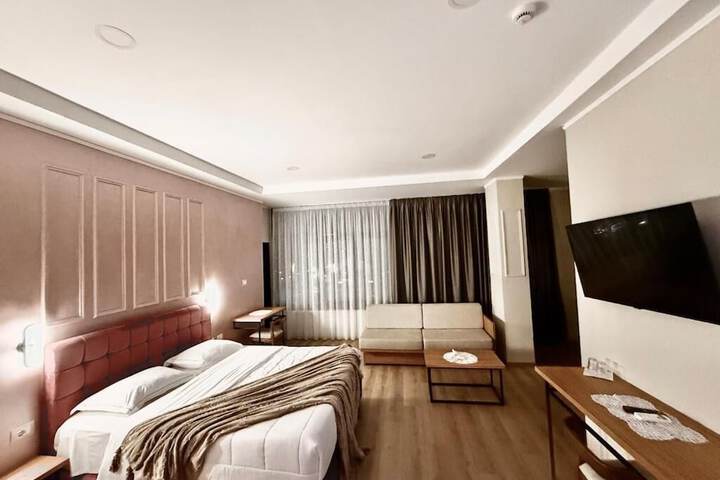 Room 25 of 114