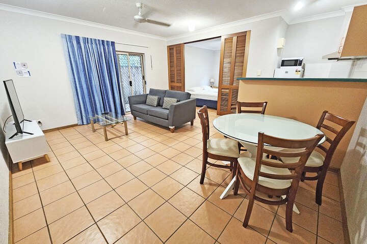 Room 16 of 28