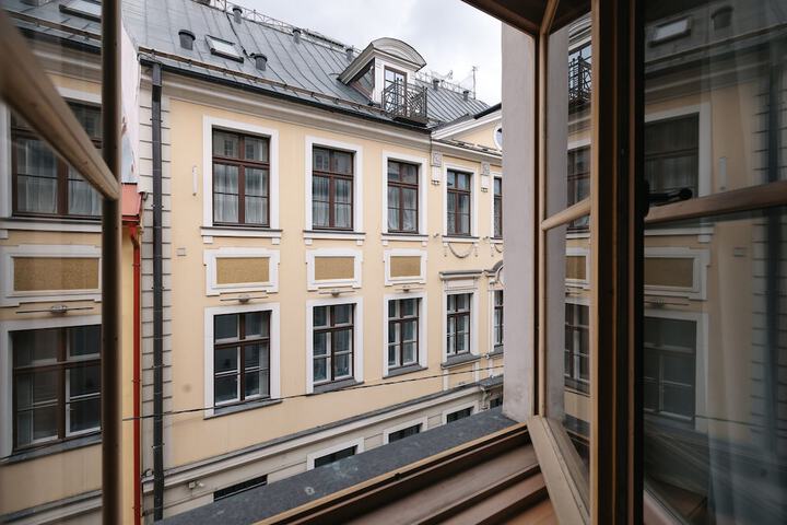Room 27 of 70