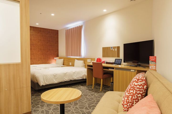 Room 27 of 61