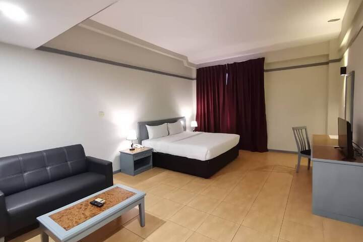 Room 4 of 11