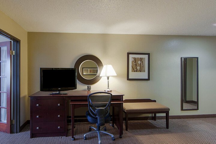 Suite 2 Queen Beds (15 of 26)