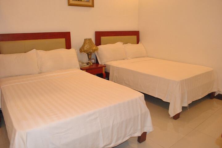 Room 7 of 33