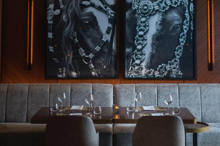 Dining 84 of 153