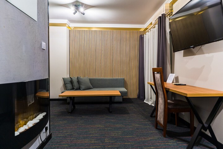 Room 46 of 102