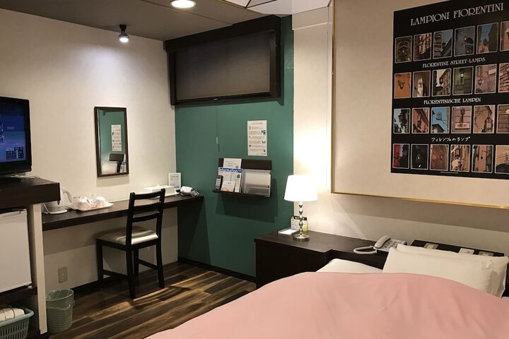 Room 28 of 52