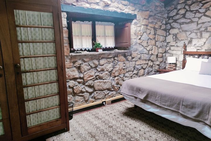 Room 12 of 42