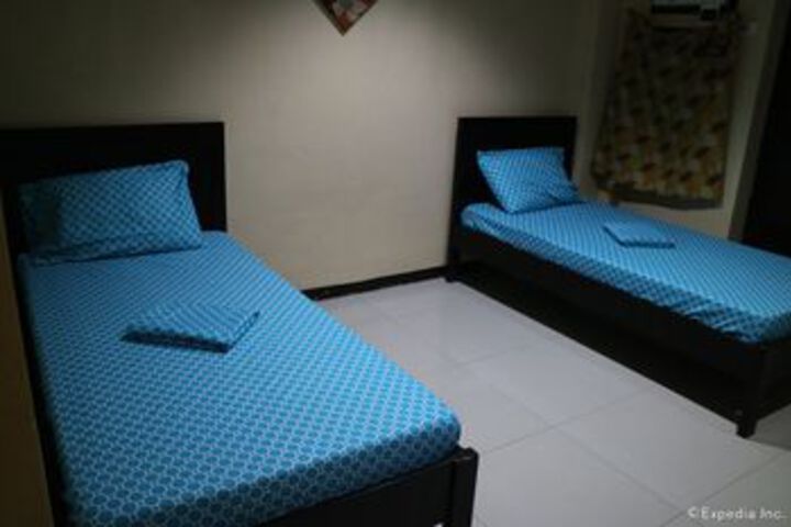 Room 9 of 20