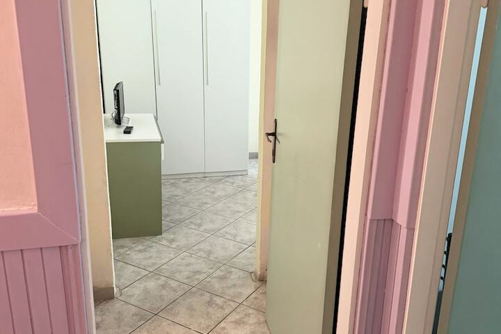 Room 13 of 27