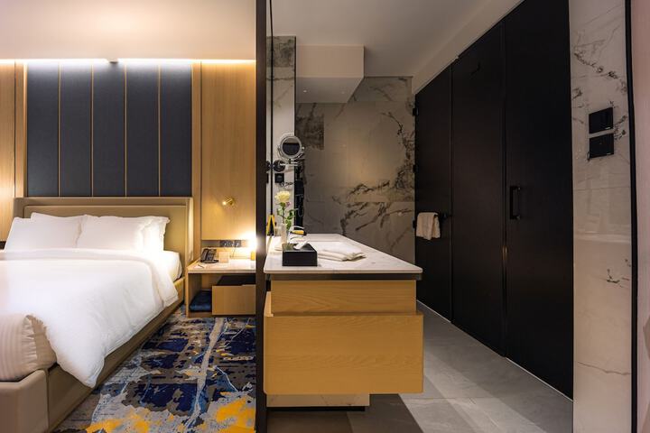 Room 49 of 86