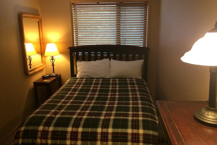 Room 28 of 98