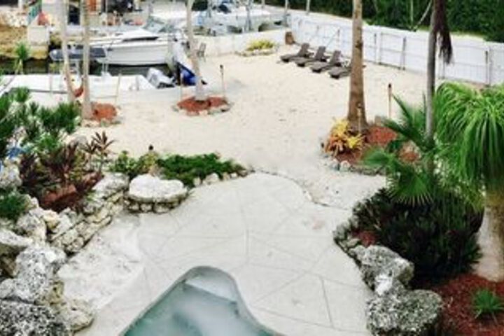 Pool 18 of 25