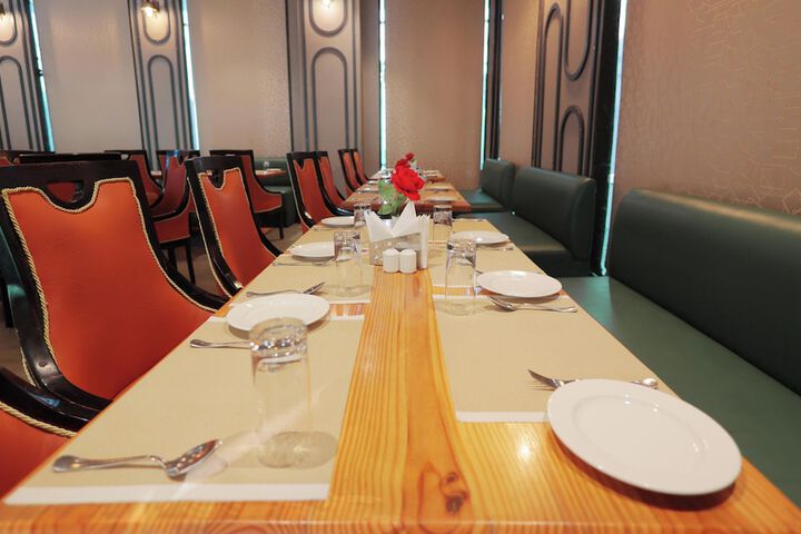 Dining 31 of 42