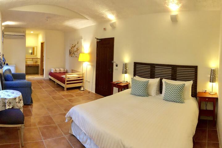 Room 12 of 53