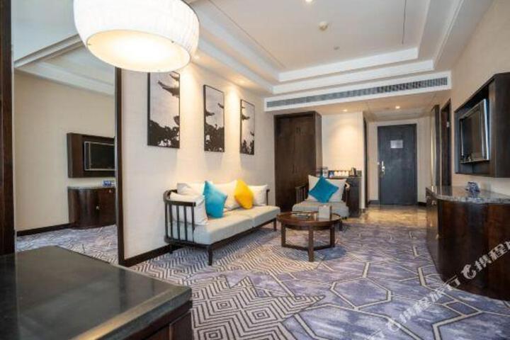 Shexiang Hongbin Hotel