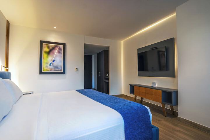Room 15 of 93
