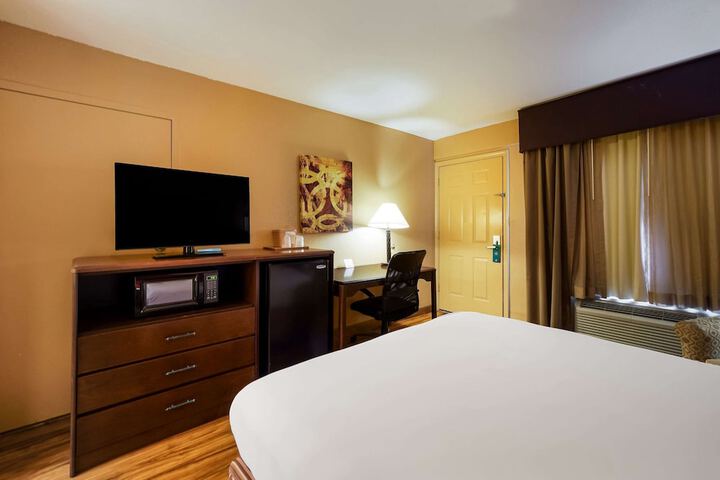 Room 21 of 34