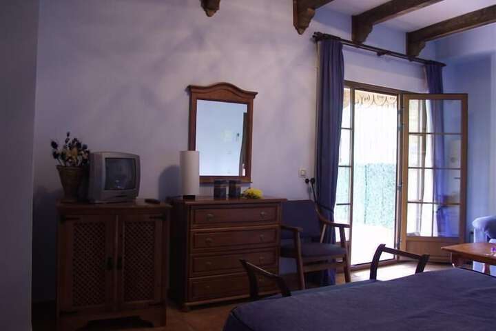 Room 12 of 25