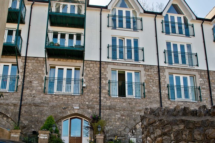 Hotel 43 of 44