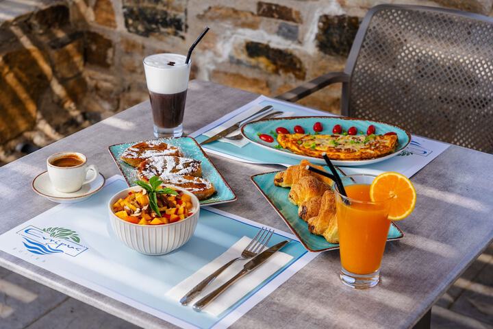 Breakfast/Coffee Service 92 of 122