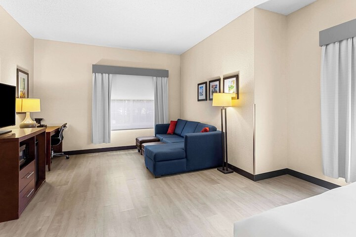 1 King Bed (20 of 21)