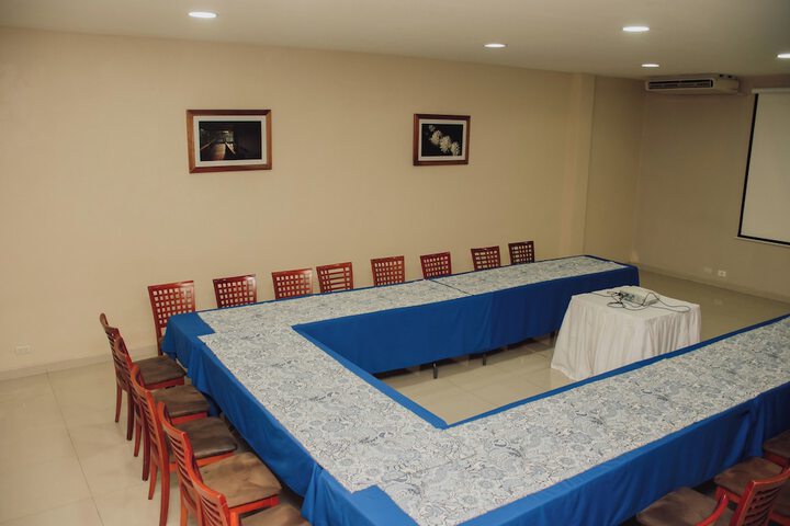 Business Center 38 of 41