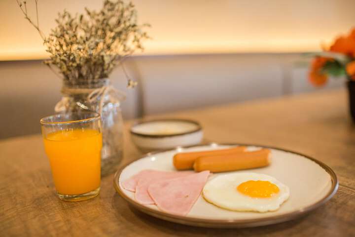 Breakfast/Coffee Service 49 of 73