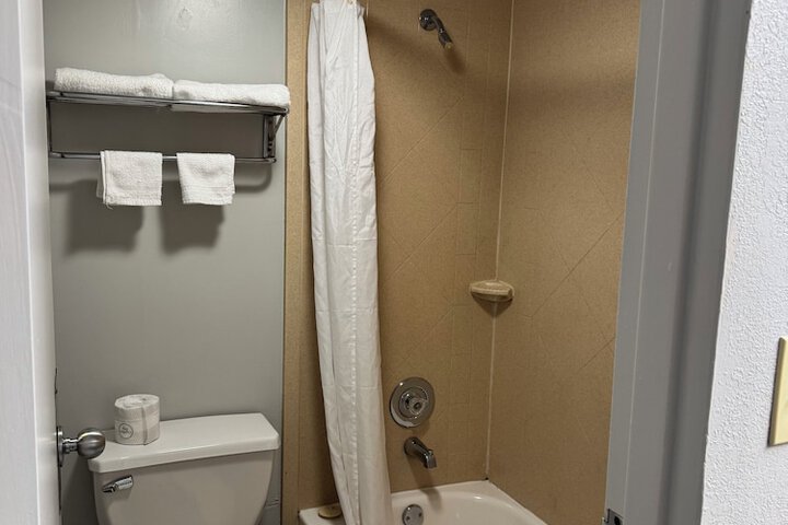 Room 14 of 25
