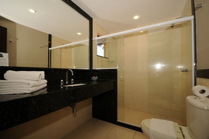 Room 104 of 181