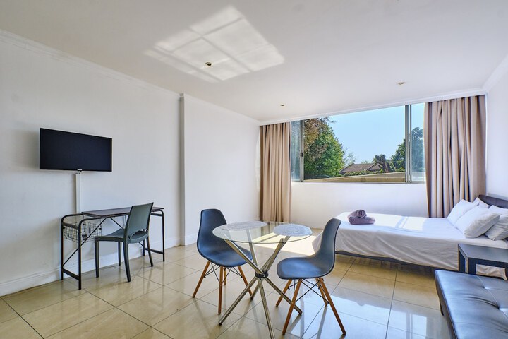 Room 19 of 44