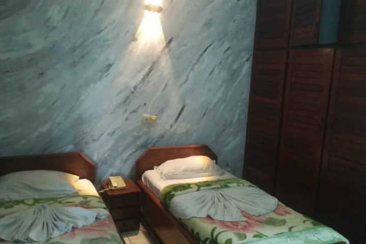 Room 5 of 25
