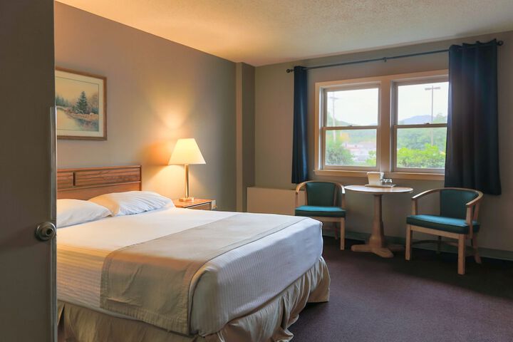 Standard | King Bed (6 of 6)