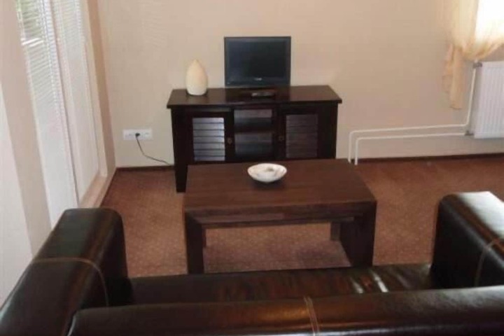 Room 14 of 33