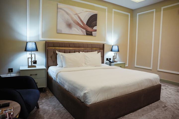 Room 15 of 30