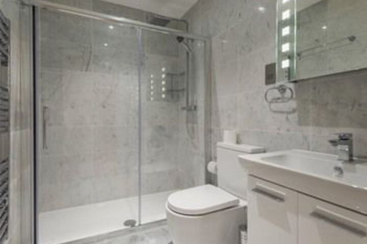 Room 9 of 29