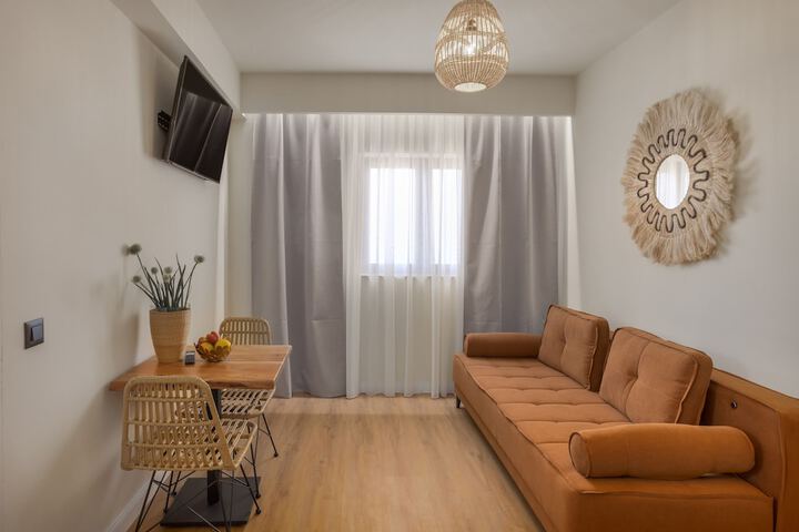 Room 4 of 48