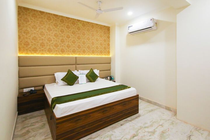 Room 18 of 21